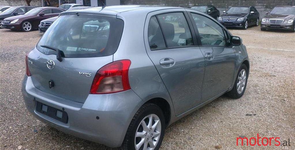 2006' Toyota Yaris photo #2