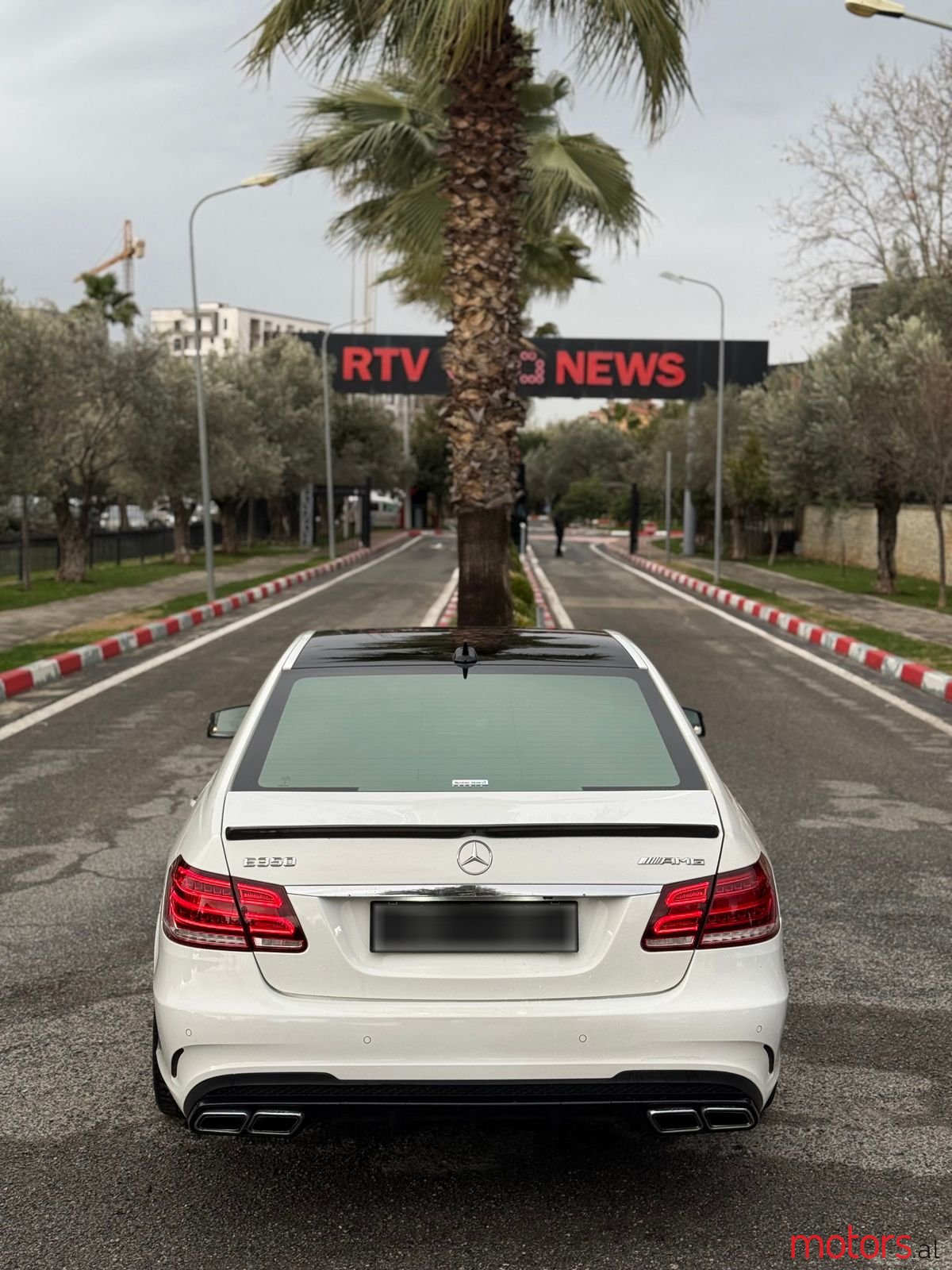 2015' Mercedes-Benz E 220 photo #2