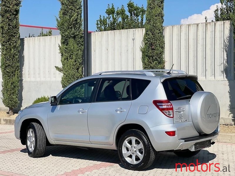 2011' Toyota RAV4 photo #2