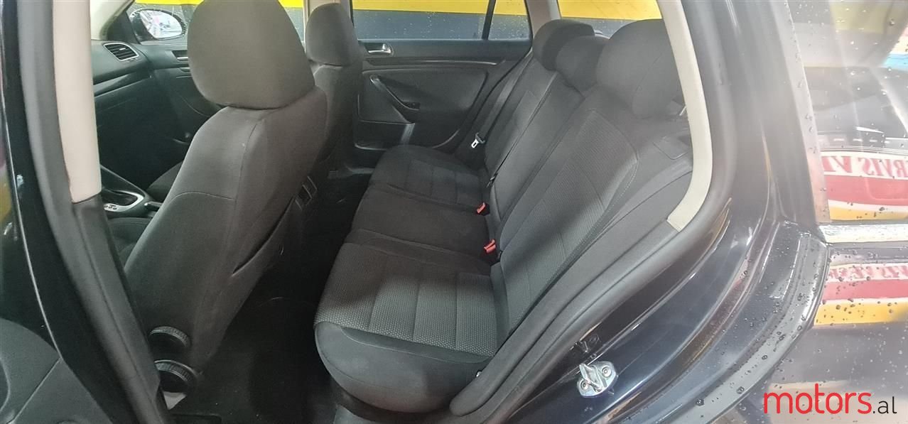 2012' Volkswagen Golf photo #2