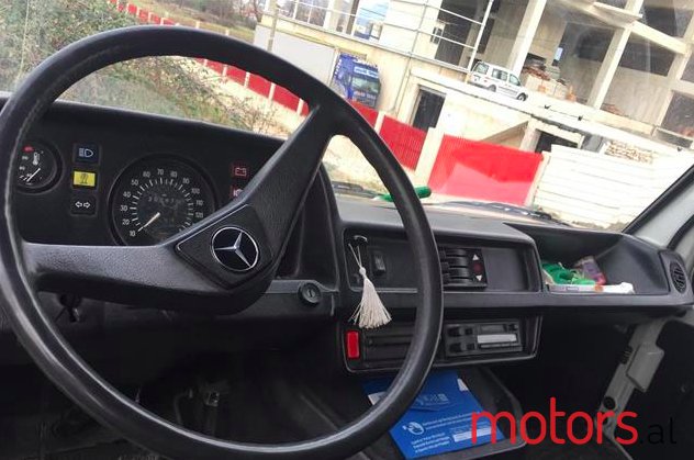 2018' Mercedes-Benz 207 photo #3