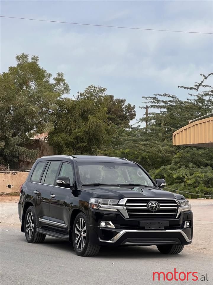 2018' Toyota Land Crusier photo #1