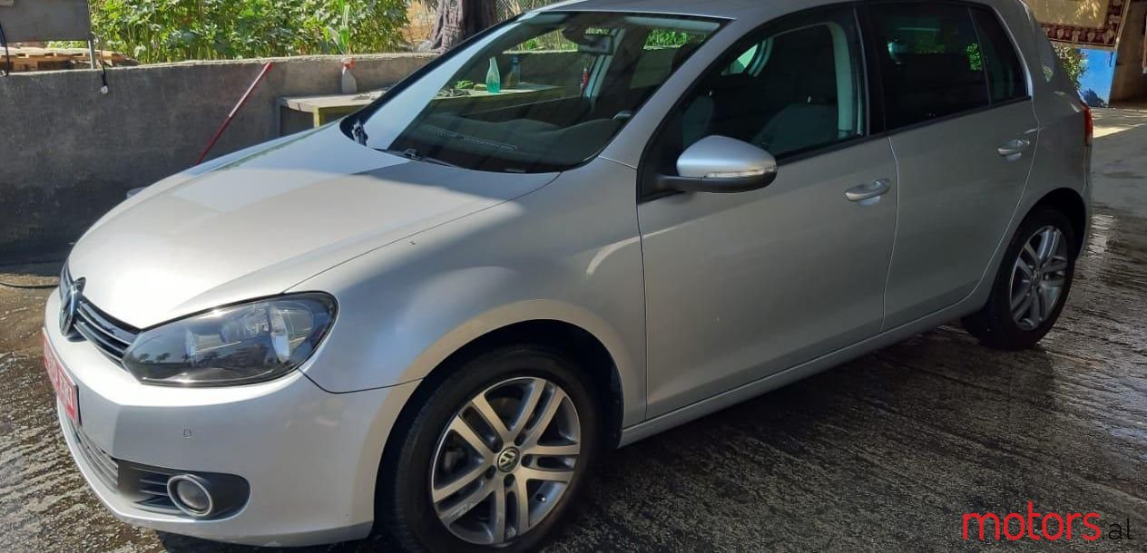 2010' Volkswagen Golf photo #1