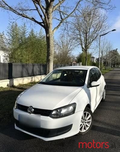 2014' Volkswagen Polo photo #1