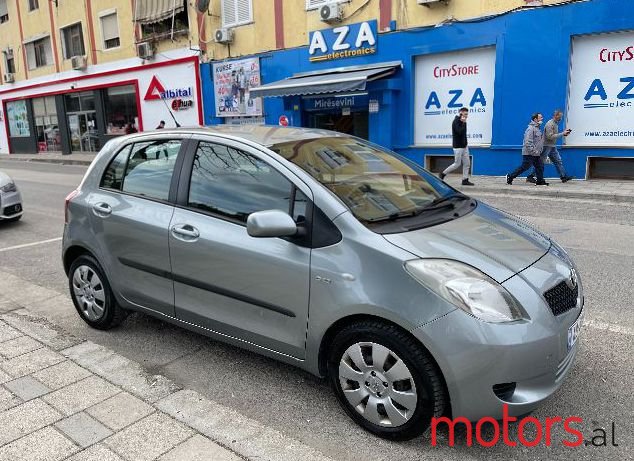 2007' Toyota Yaris photo #1
