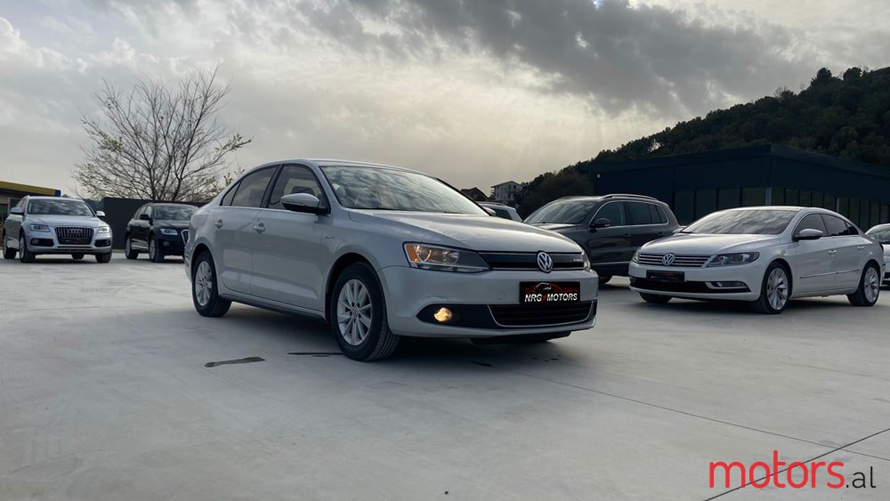 2014' Volkswagen Jetta photo #2