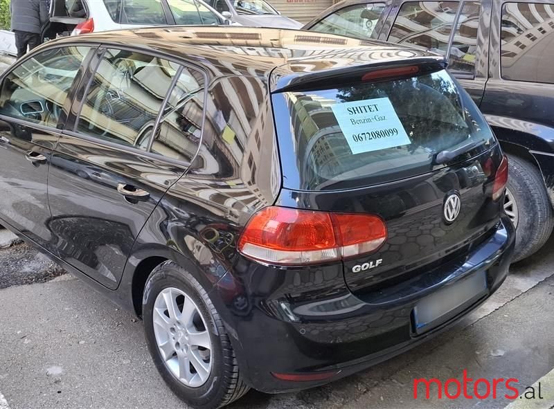 2011' Volkswagen Golf photo #5