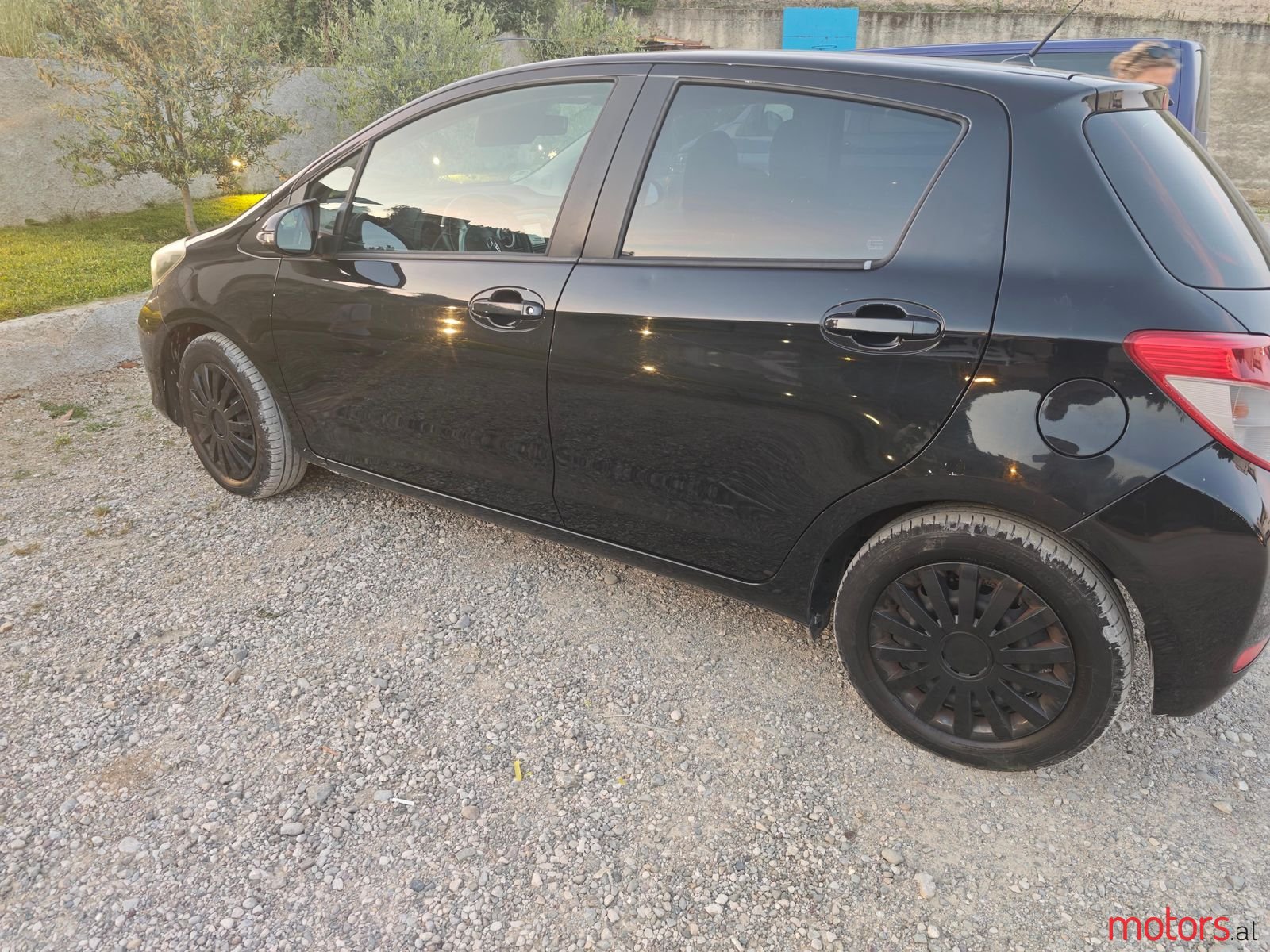 2013' Toyota Yaris photo #2