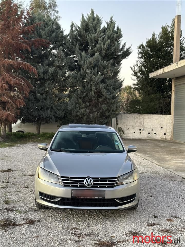 2013' Volkswagen Passat photo #3