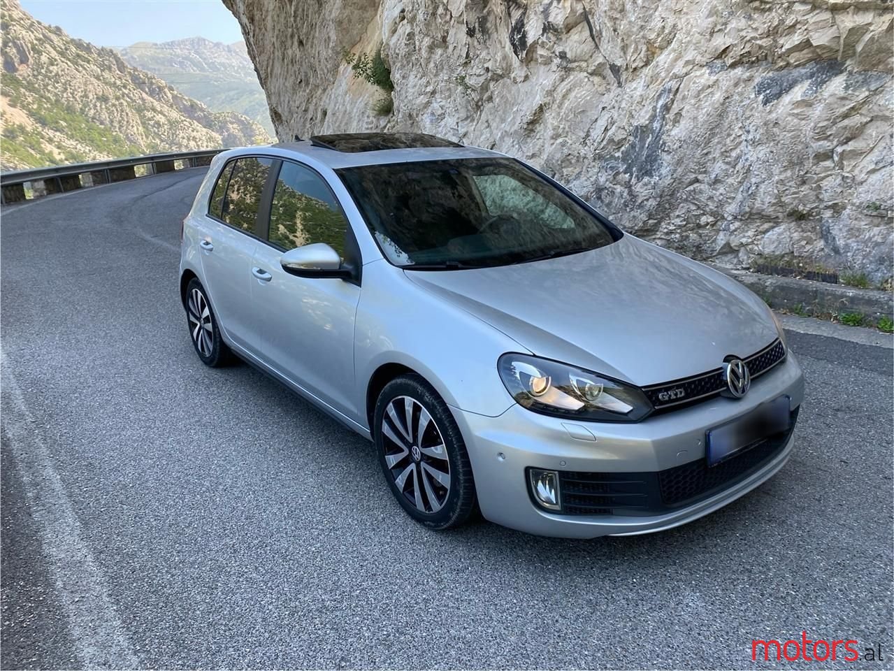 2012' Volkswagen Golf photo #1