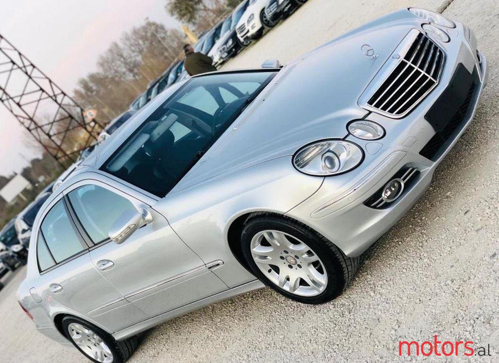 2007' Mercedes-Benz E 220 photo #1