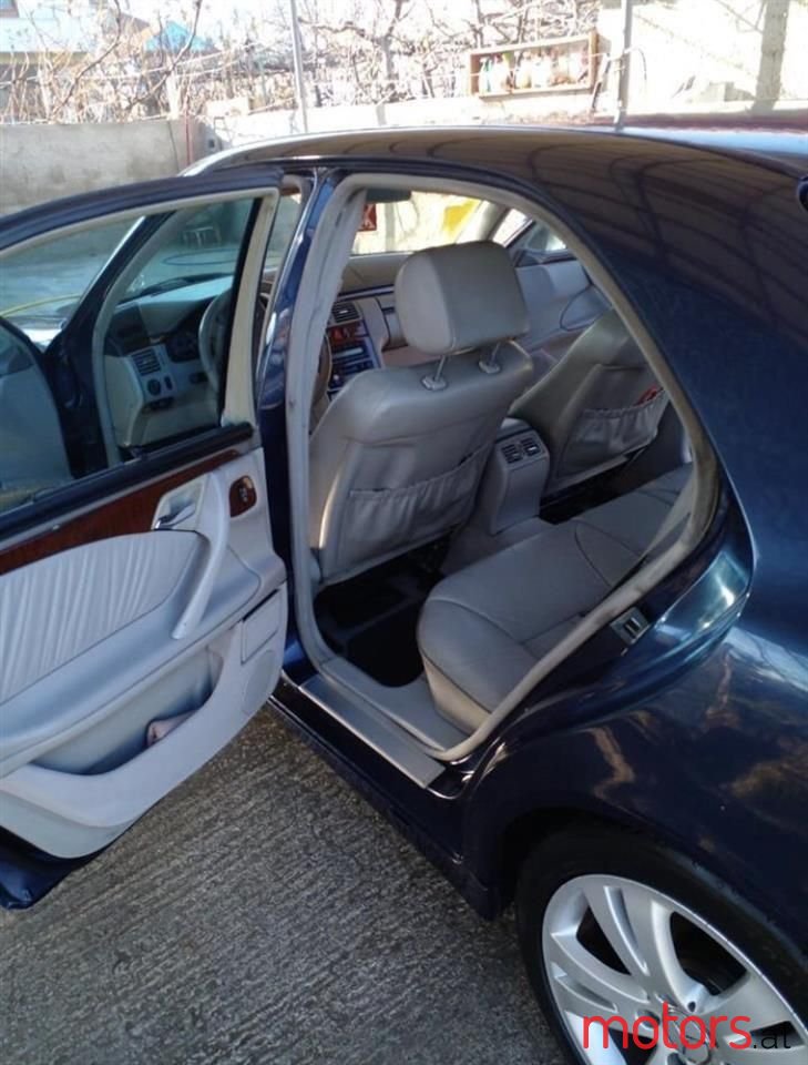 2001' Mercedes-Benz 270 photo #2