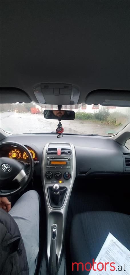 2009' Toyota Auris photo #2