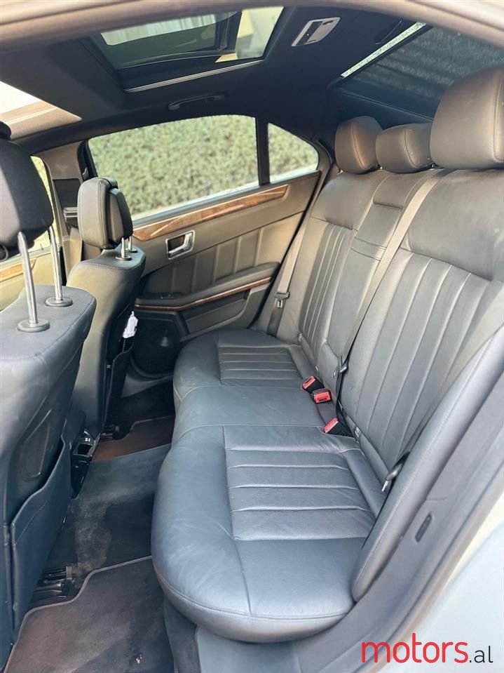 2010' Mercedes-Benz E 55 AMG photo #3