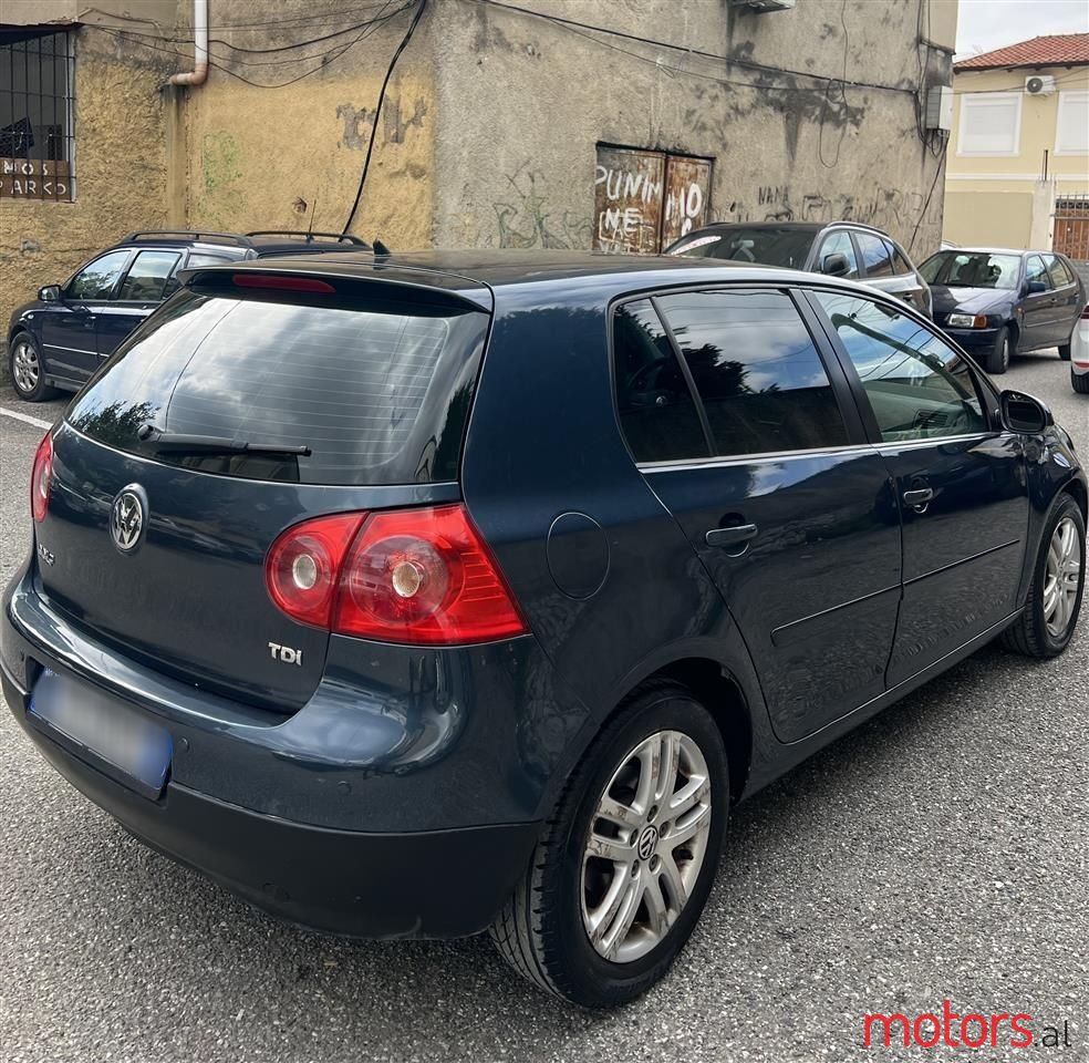 2008' Volkswagen Golf photo #3