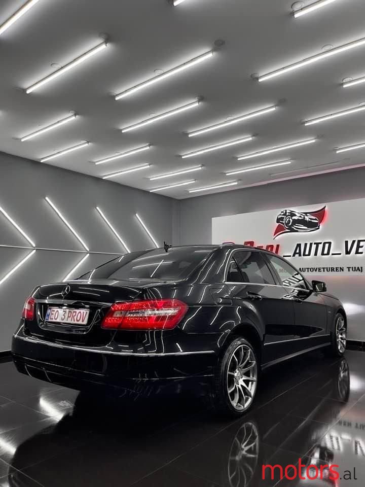 2010' Mercedes-Benz E 220 photo #4