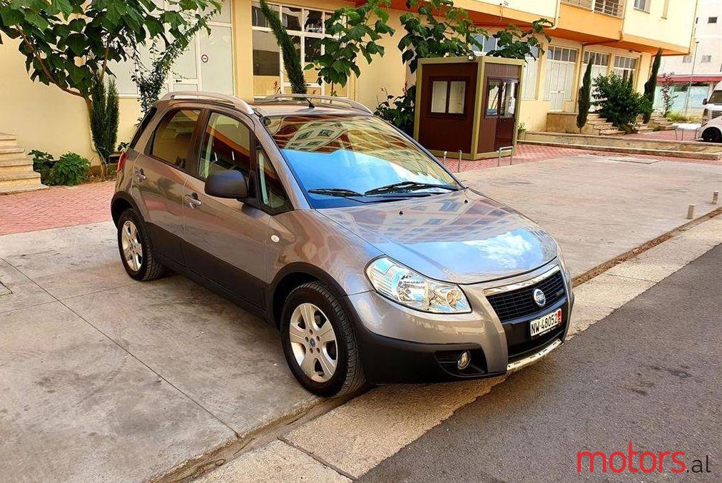 2007' Fiat Sedici photo #1