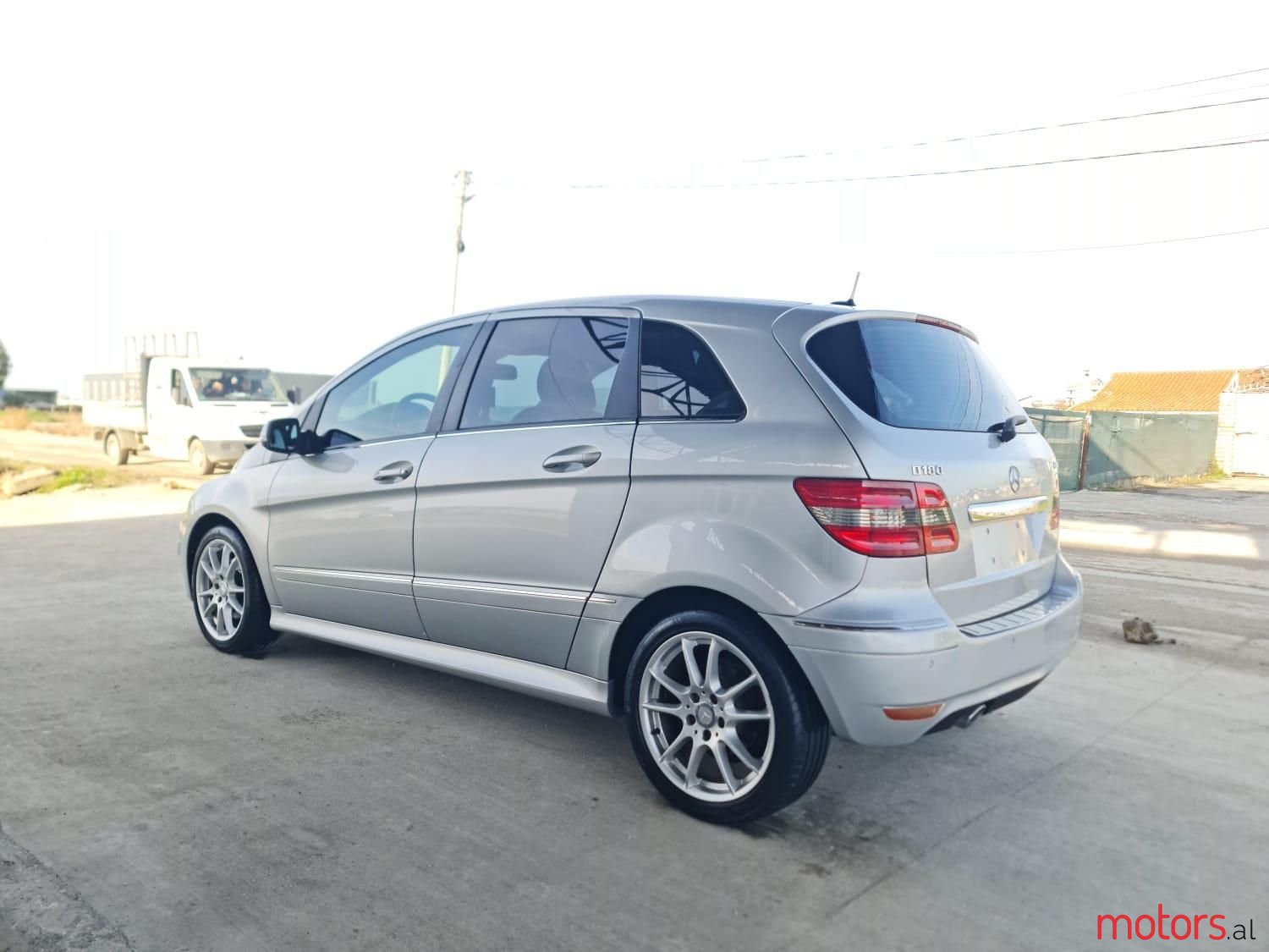 2010' Mercedes-Benz B 180 photo #6