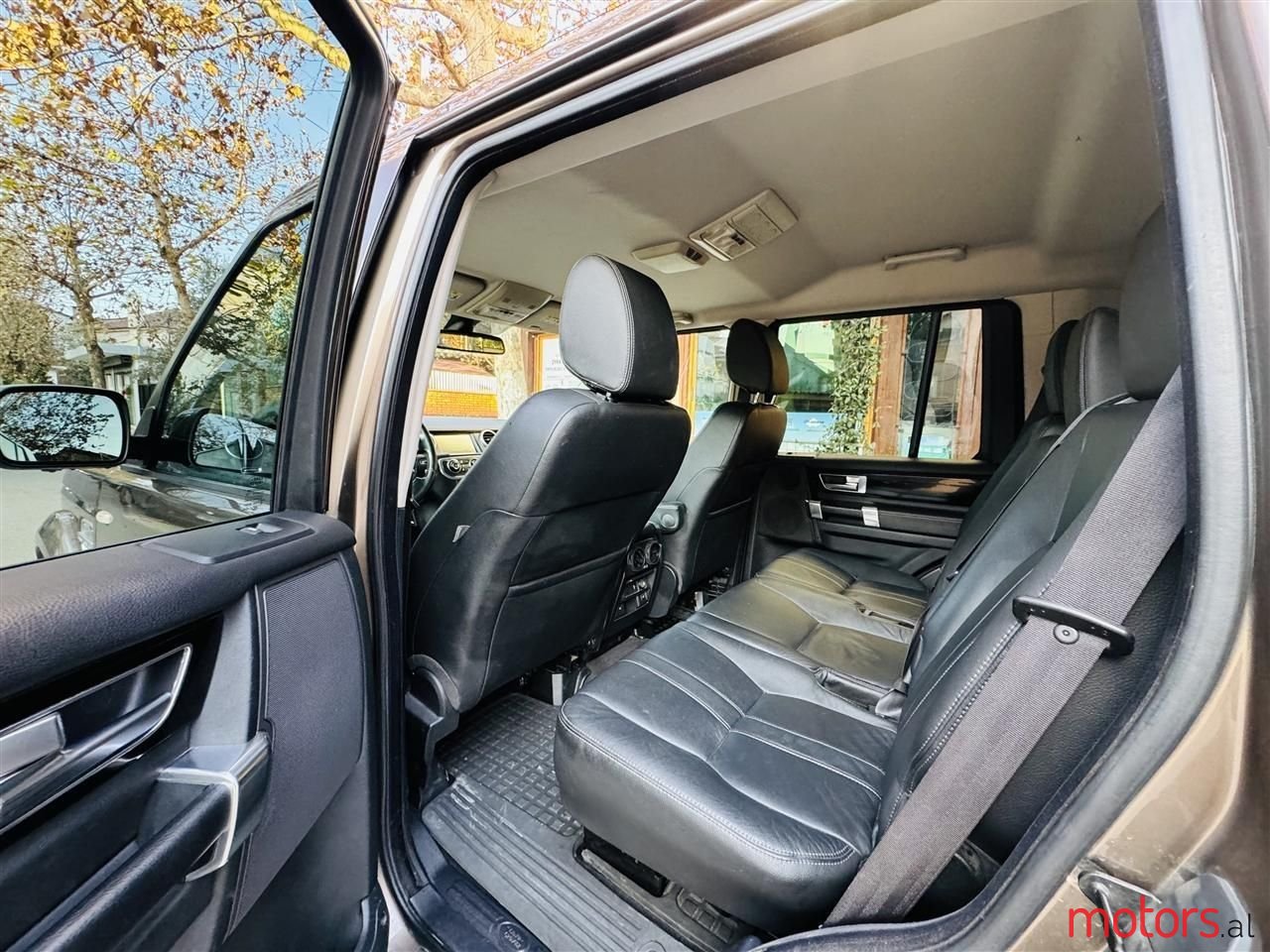 2011' Land Rover Discovery photo #6