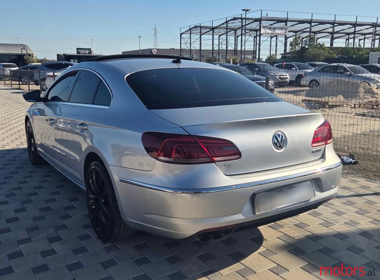 2013' Volkswagen Passat photo #3