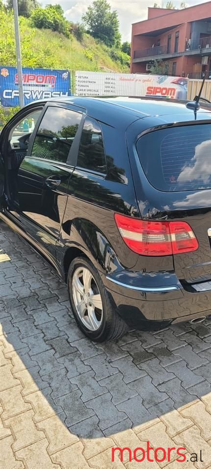 2010' Mercedes-Benz B 180 photo #2