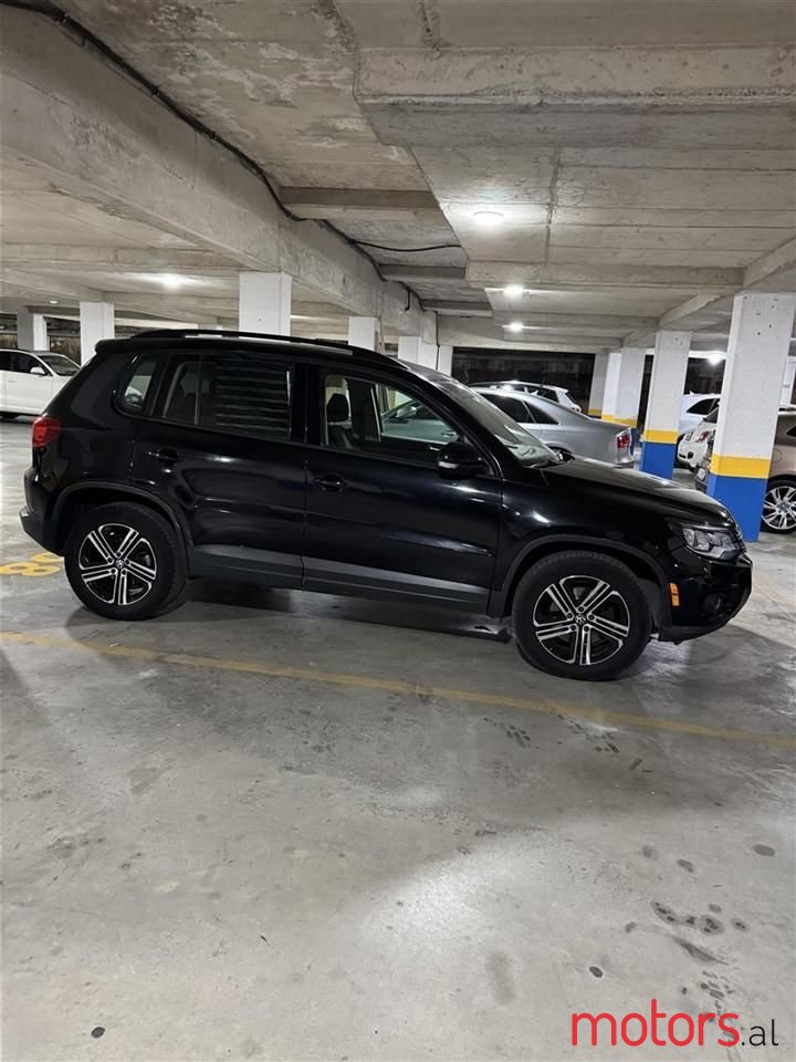 2017' Volkswagen Tiguan photo #4