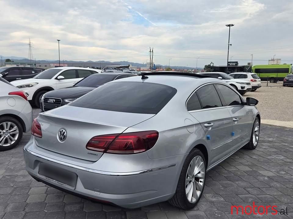 2013' Volkswagen Passat photo #3