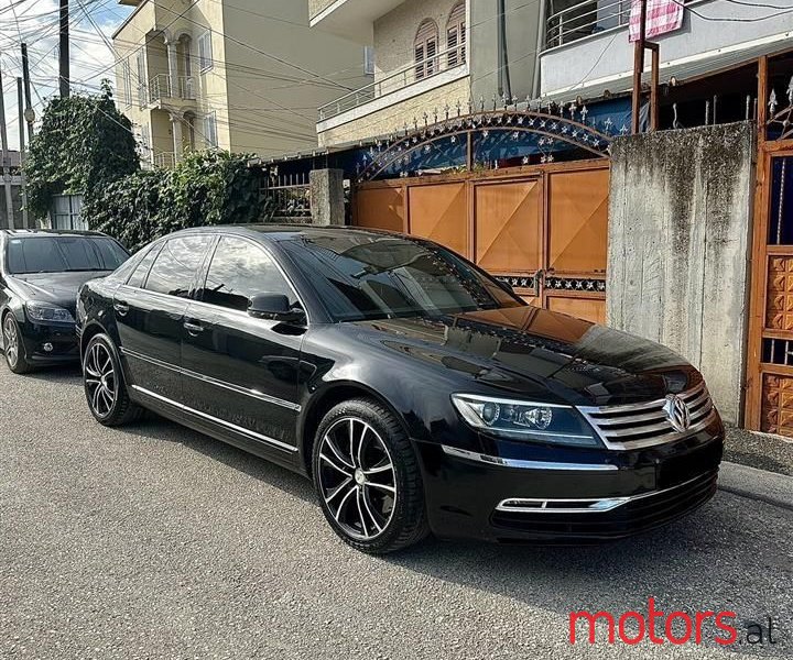 2012' Volkswagen Phaeton photo #5