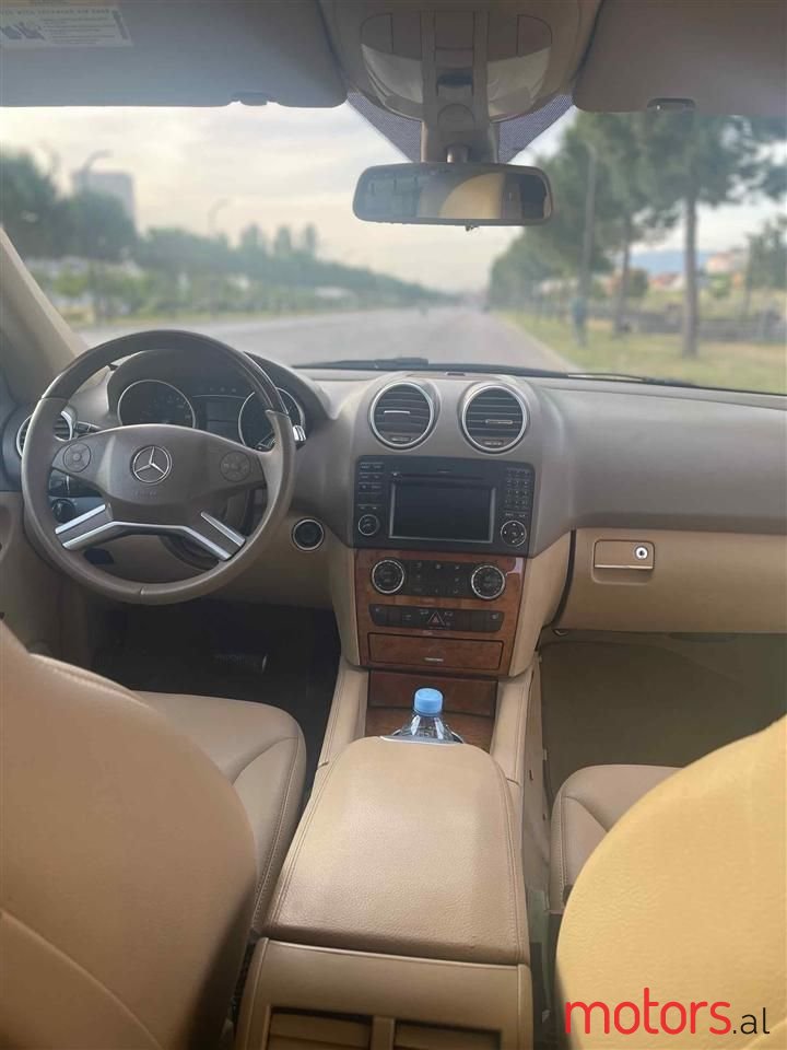 2010' Mercedes-Benz ML 320 photo #2