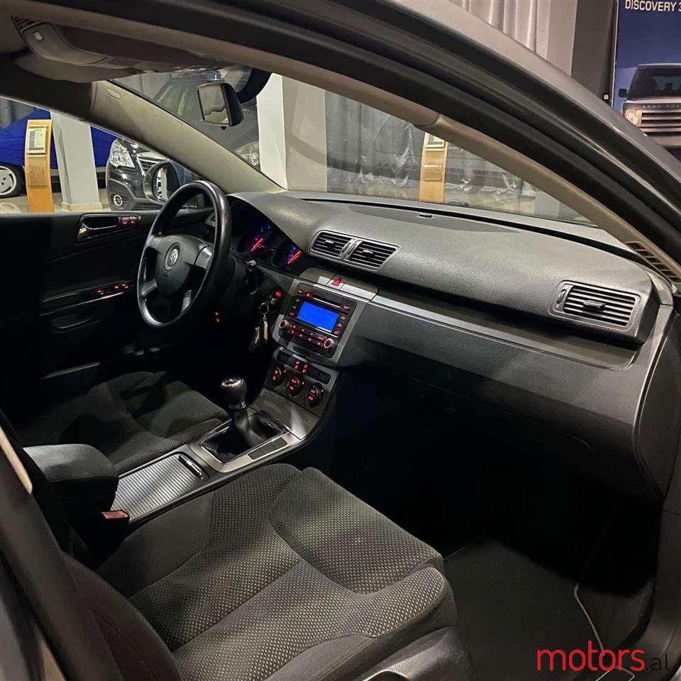 2006' Volkswagen Passat photo #3