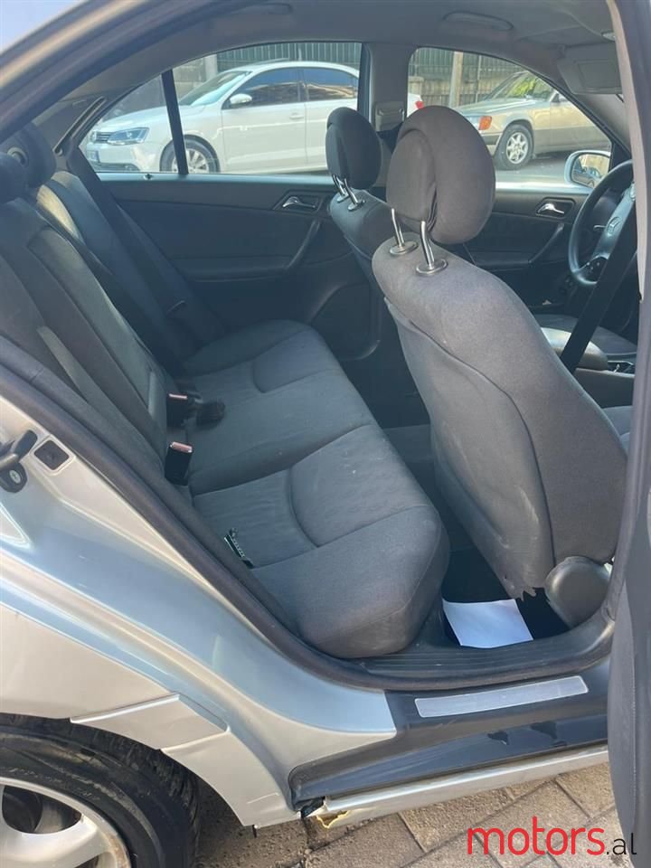 2003' Mercedes-Benz C 200 photo #6