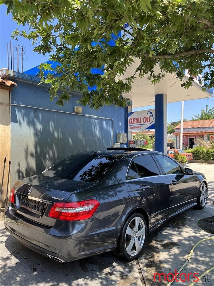 2012' Mercedes-Benz E 350 photo #3