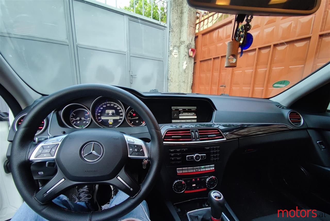 2012' Mercedes-Benz C 180 photo #5