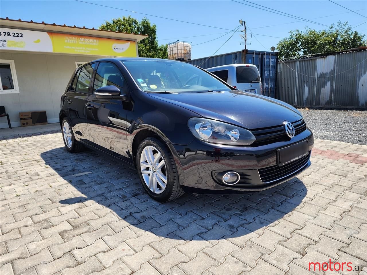 2011' Volkswagen Golf photo #3