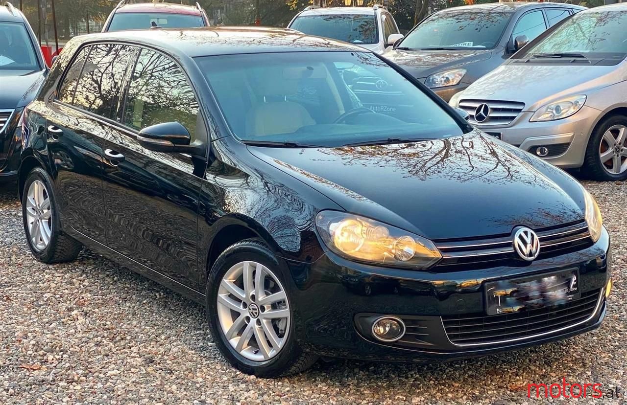 2011' Volkswagen Golf photo #1