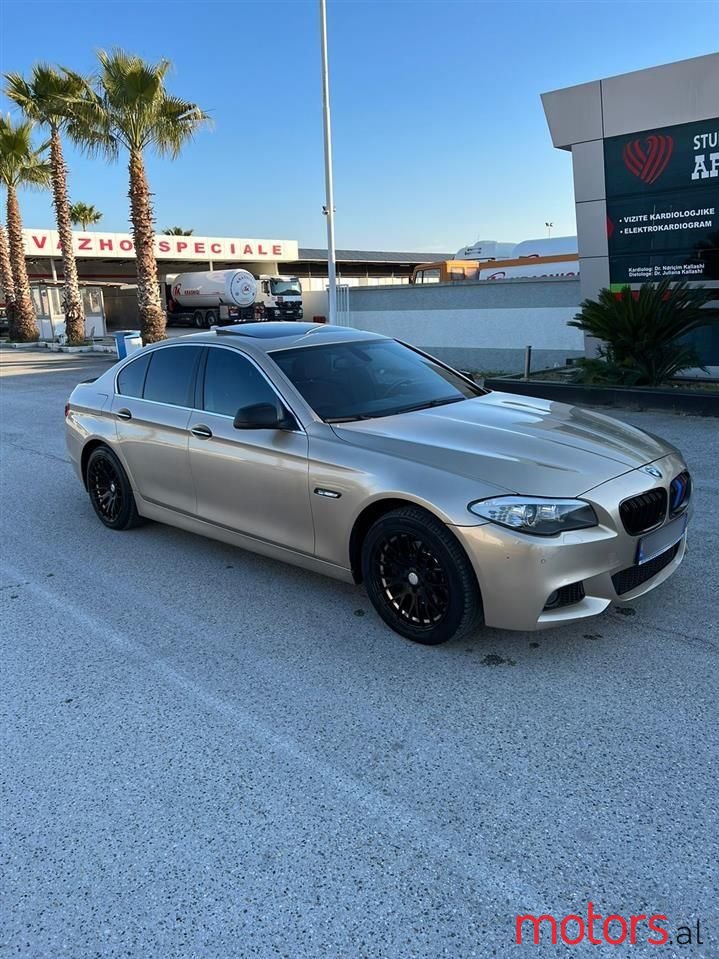 2012' BMW 528 photo #2