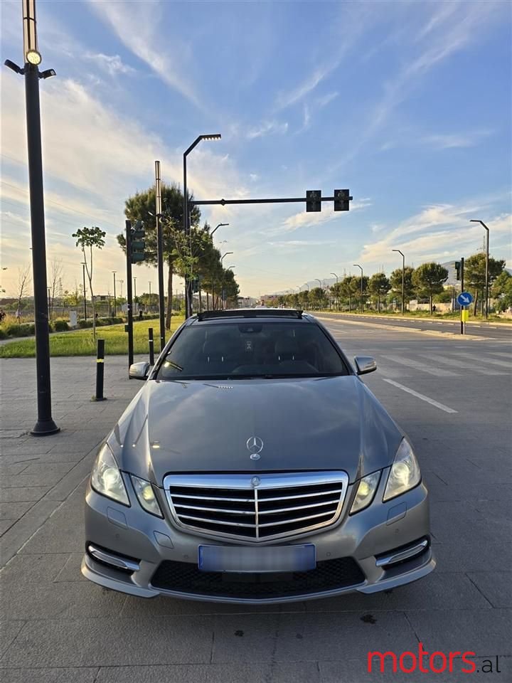 2013' Mercedes-Benz E 350 photo #2