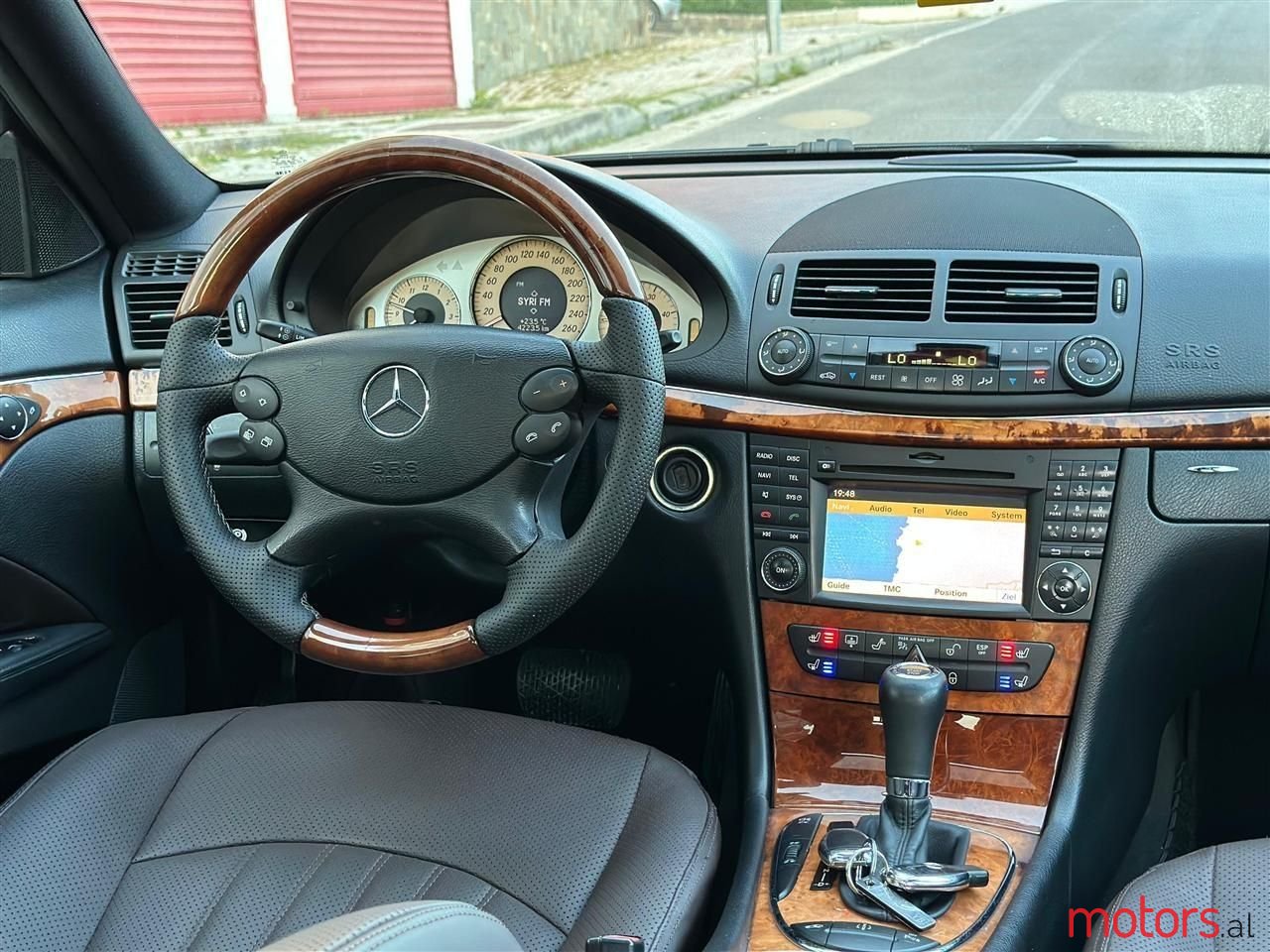 2008' Mercedes-Benz E 320 photo #4