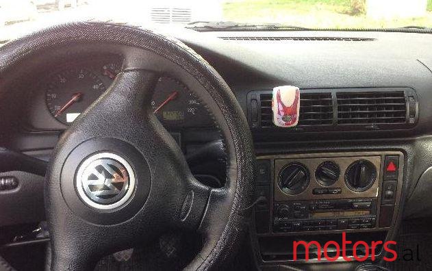 1997' Volkswagen Passat photo #2