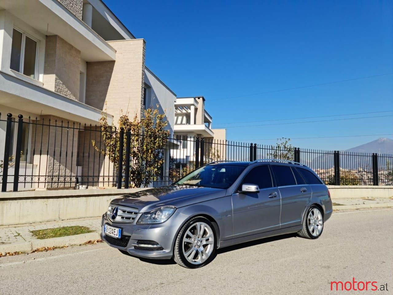 2012' Mercedes-Benz 220 photo #4