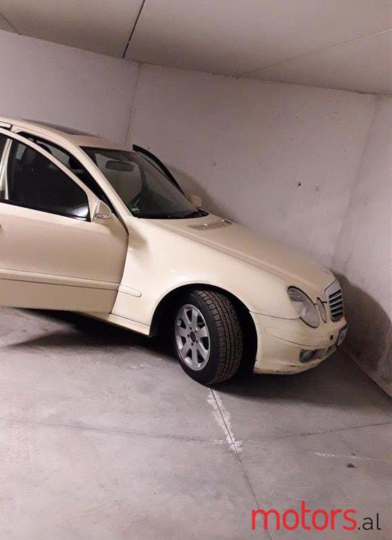 2008' Mercedes-Benz E 200 photo #1