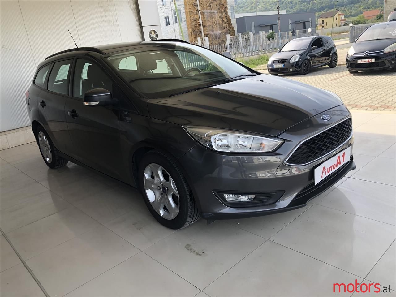 2016' Ford Focus photo #6