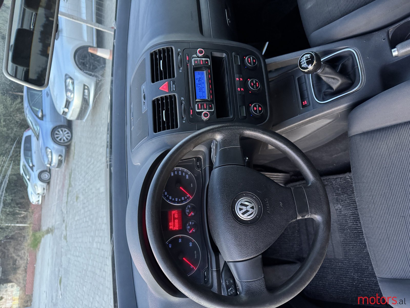 2008' Volkswagen Golf photo #7