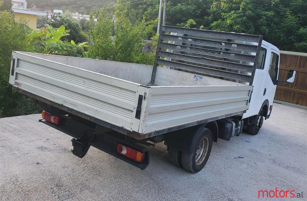 2012' Nissan Cabstar photo #4