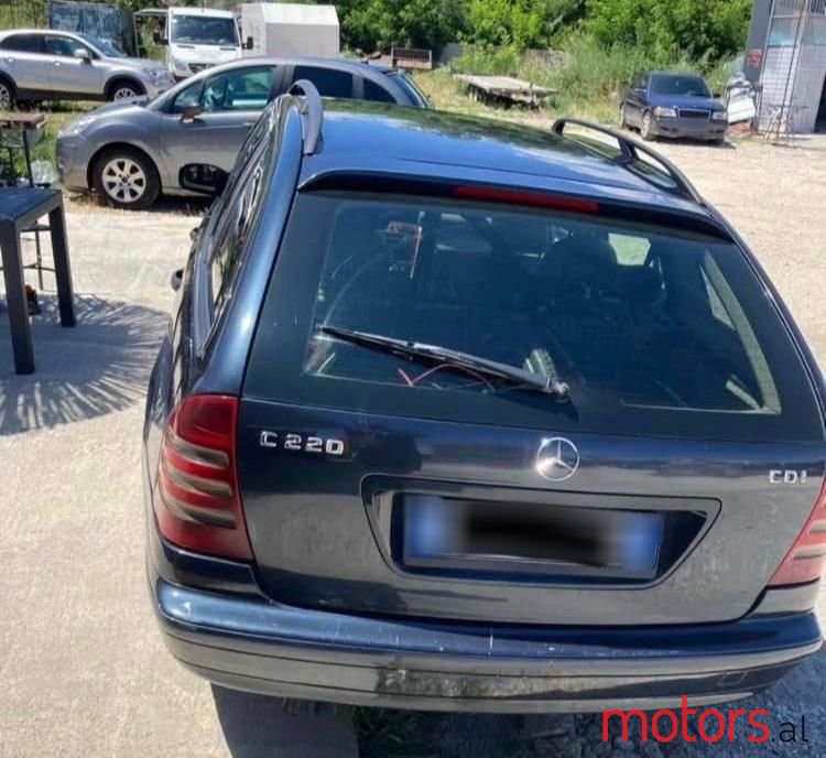 2002' Mercedes-Benz C 220 photo #3