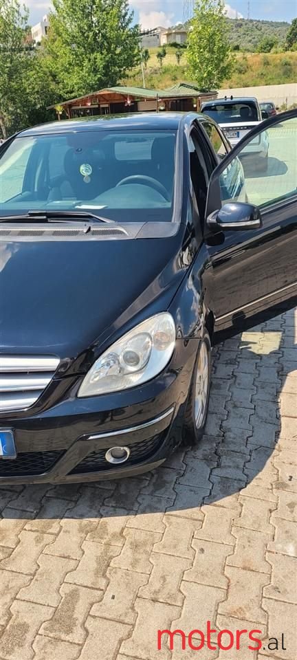 2010' Mercedes-Benz B 180 photo #6