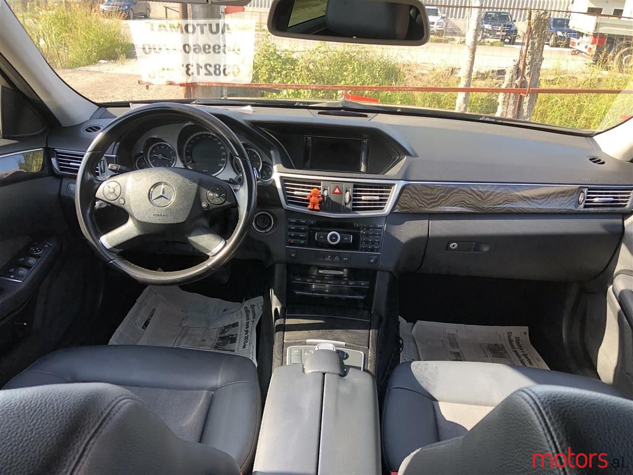 2011' Mercedes-Benz E 250 photo #6