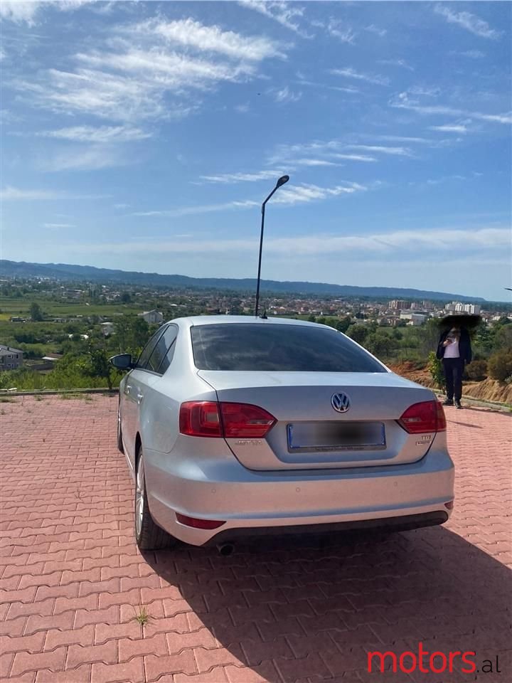 2012' Volkswagen Jetta photo #5