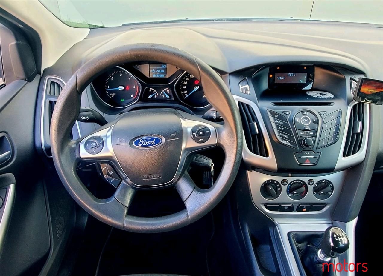 2012' Ford Focus photo #4