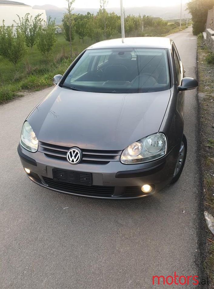 2004' Volkswagen Golf photo #1